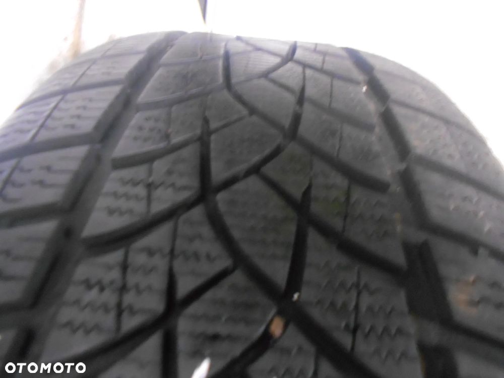 OPONA POJEDYNKA 245/55R17 GOODYEAR ULTRAGRIP PERFORMANCE + MO-V DOT 3721 8.2MM - 2