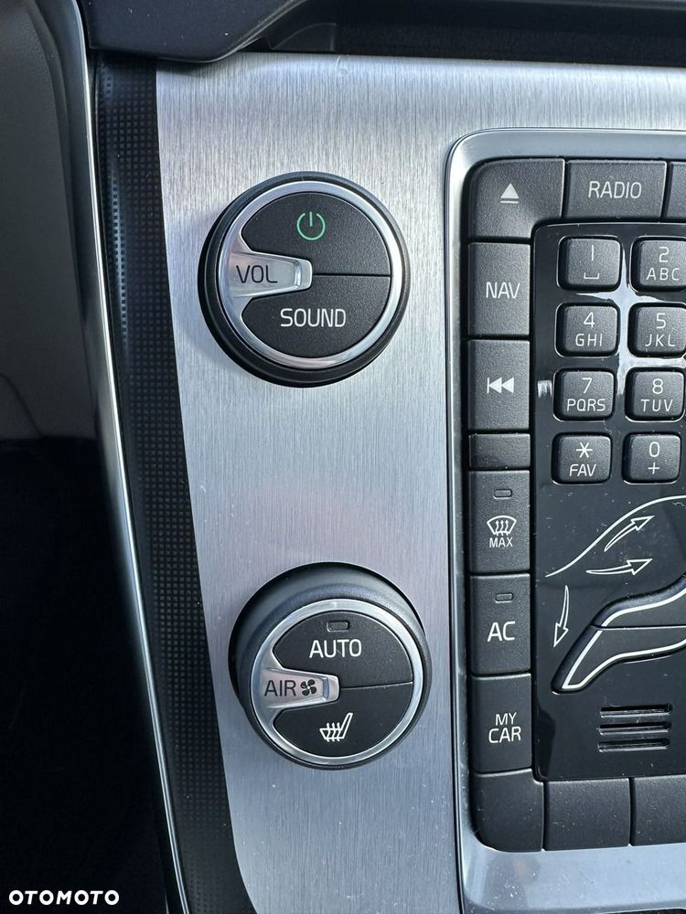 Volvo V40 - 25