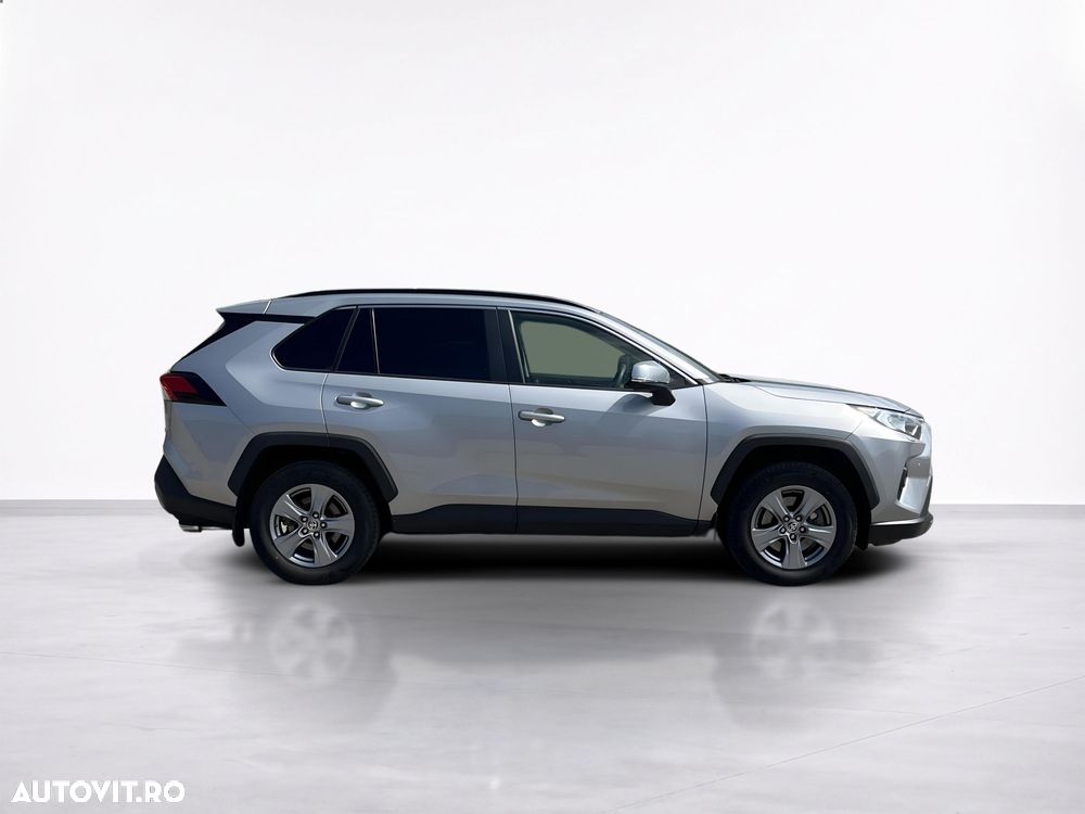 Toyota RAV4 - 8