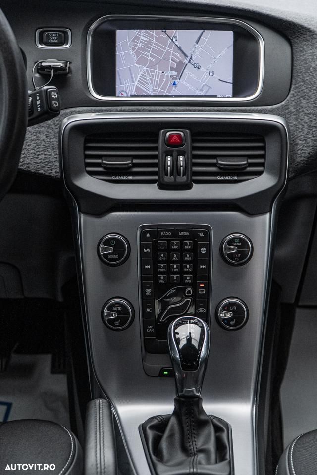 Volvo V40 D3 Geartronic Momentum - 4