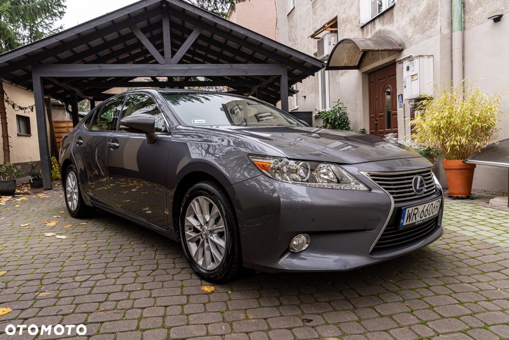 Lexus ES - 1