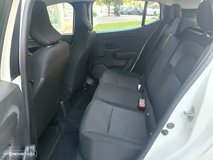 Dacia Sandero 1.0 SCe Essential - 42