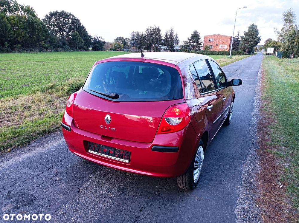 Renault Clio 1.2 16V 75 Dynamique - 33