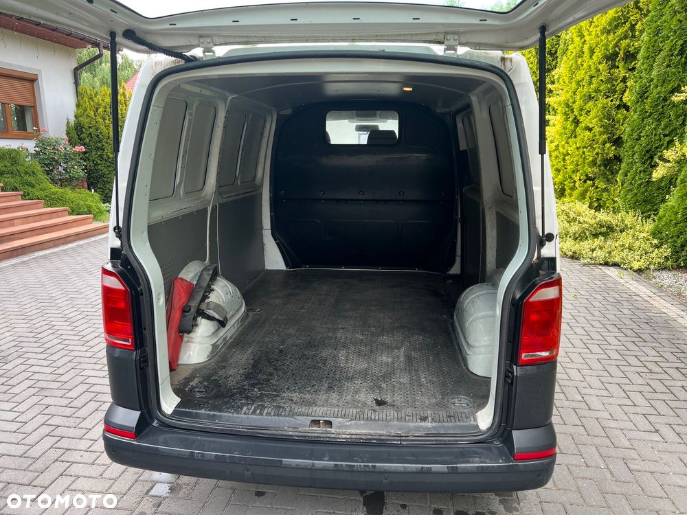 Volkswagen Transporter - 11