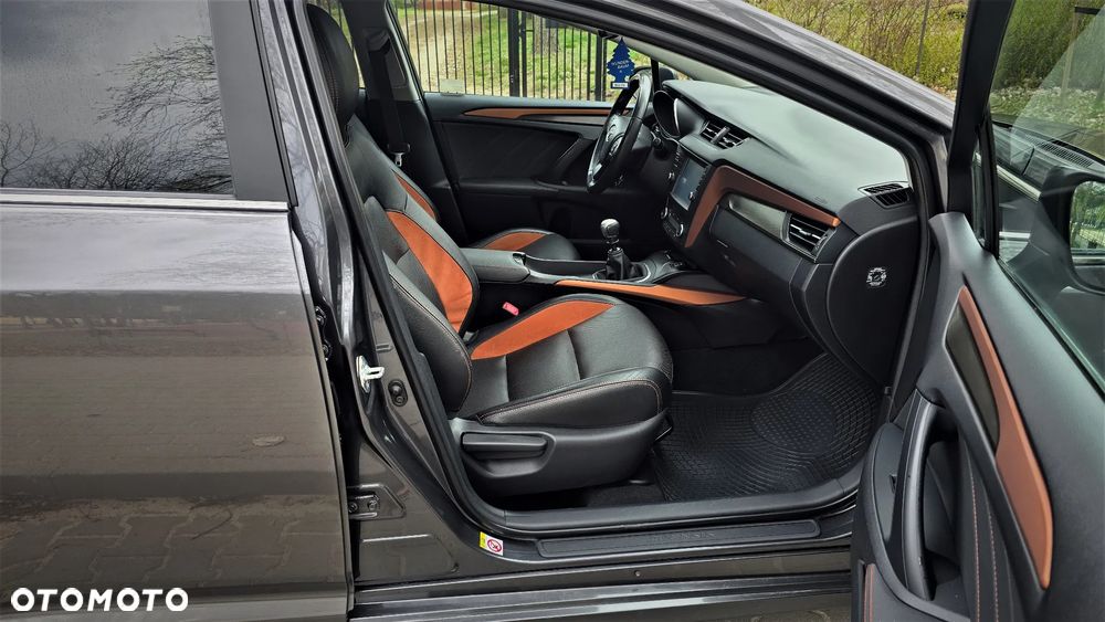 Toyota Avensis 1.8 Premium - 13