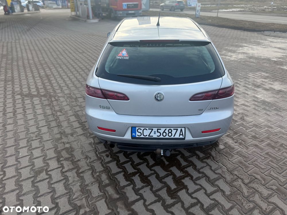 Alfa Romeo 159 1.9 JTDM 8V DPF Distinctive - 9