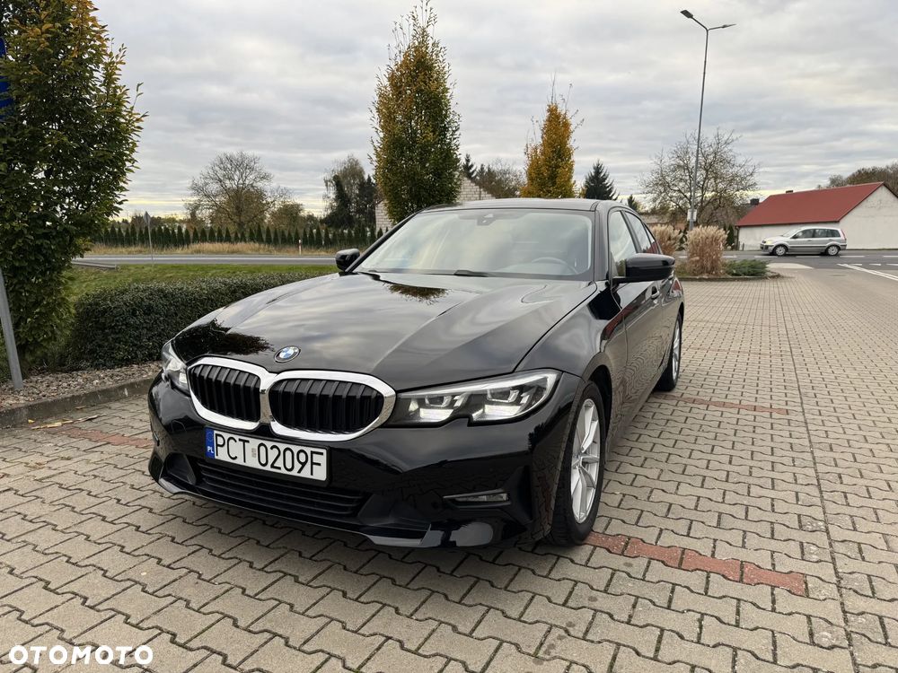 BMW 3 Series 2019 photo 2