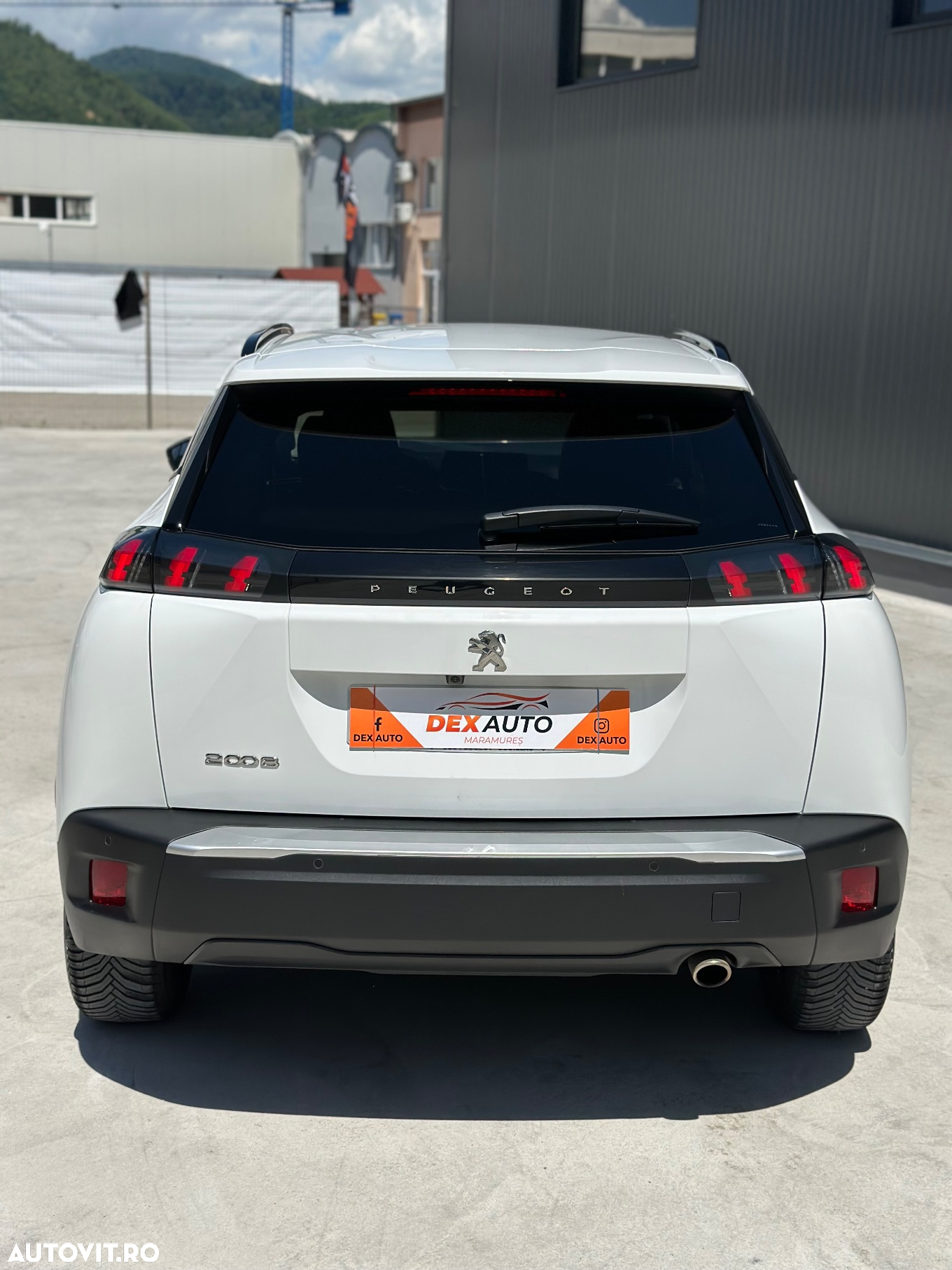 Peugeot 2008 1.5 BlueHDI 130 S&S EAT8 Allure - 19