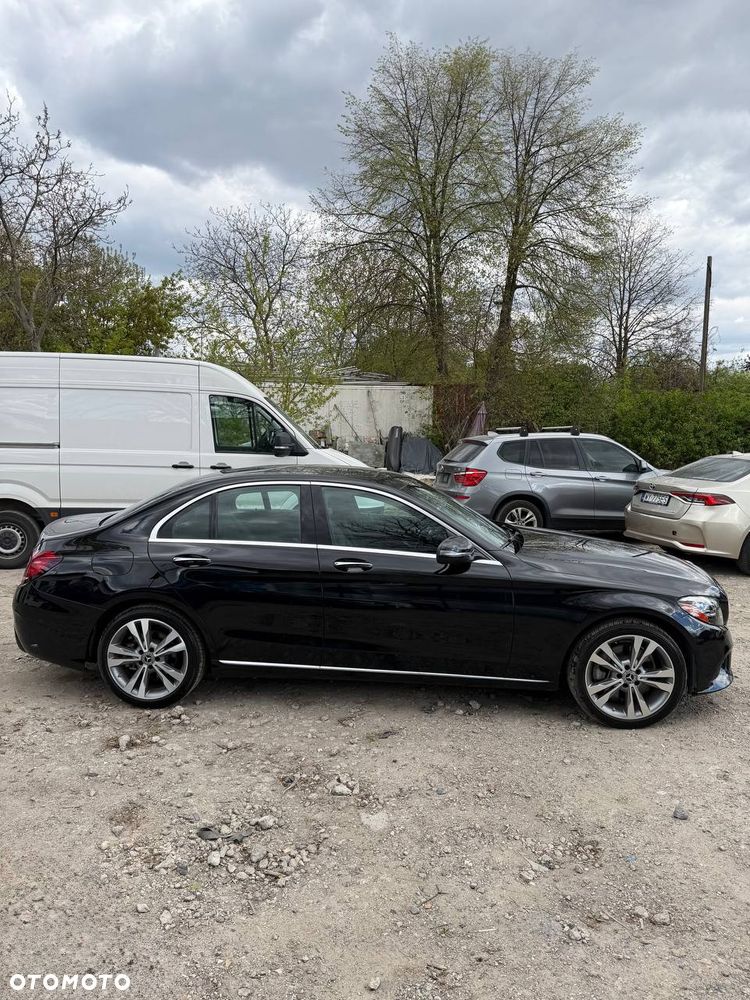 Mercedes-Benz Klasa C 300 4Matic 9G-TRONIC AMG Line - 18