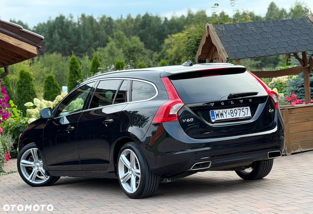Volvo V60 D4 Drive-E Momentum - 24