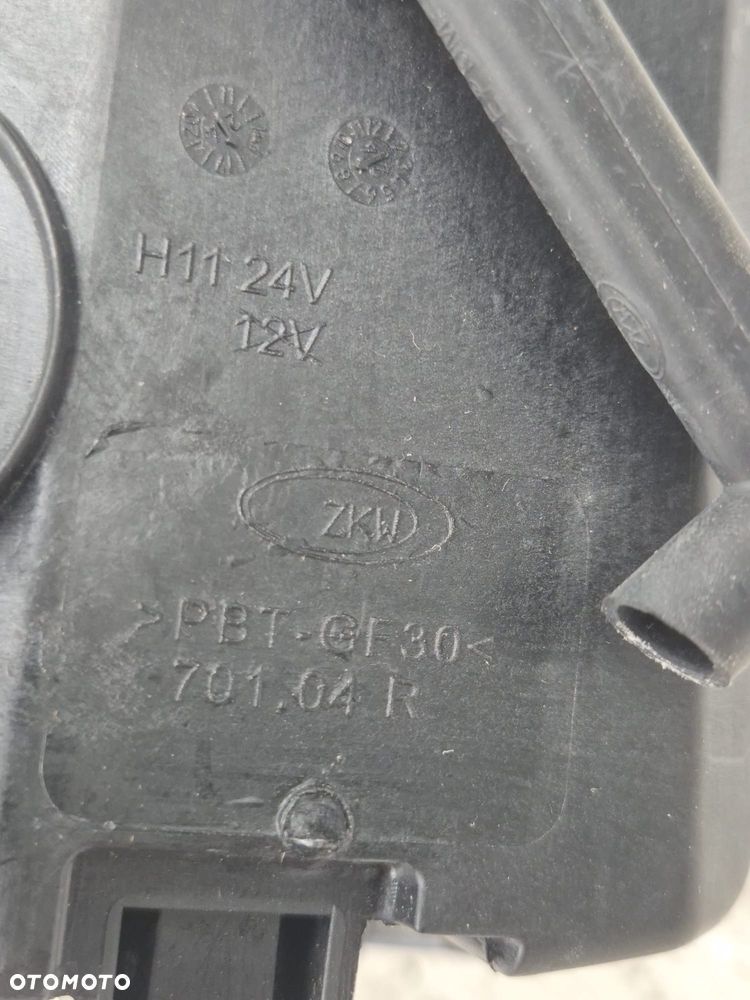 HALOGEN PRAWY MERCEDES ACTROS MP4 - 4