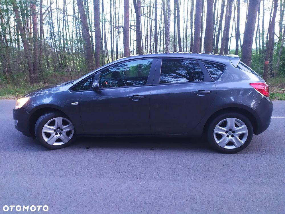 Opel Astra 1.4 Turbo Cosmo - 11