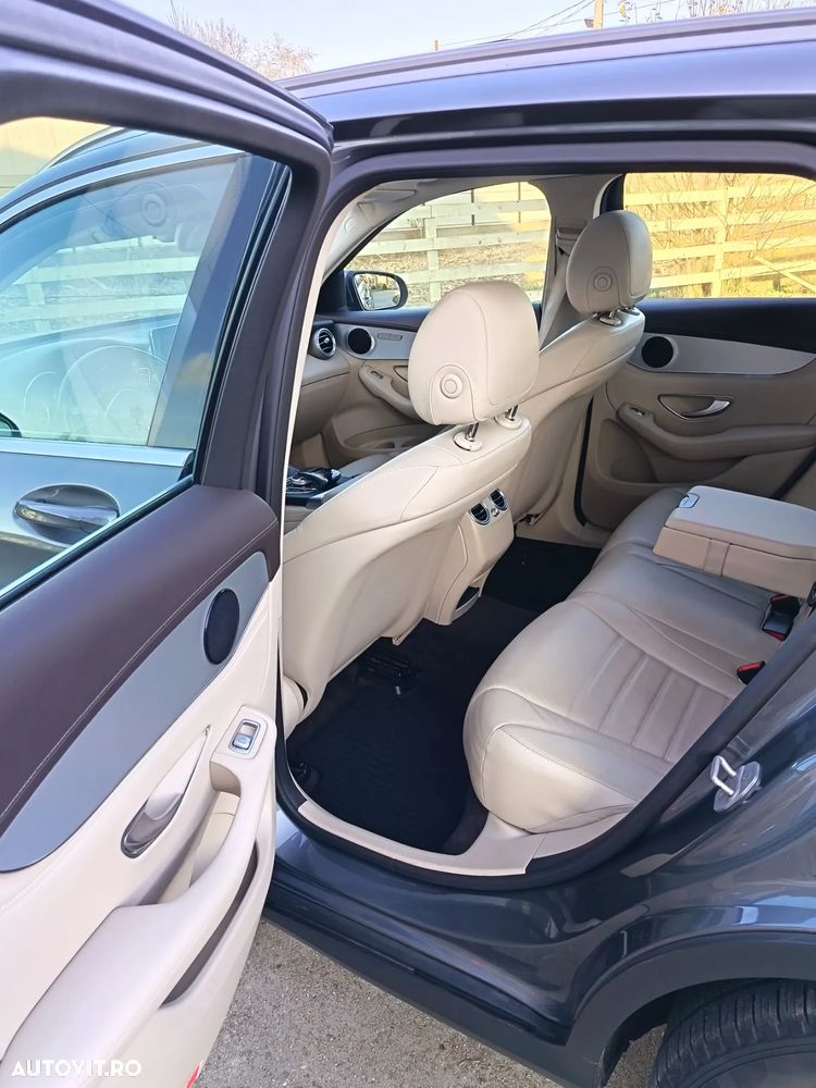 Mercedes-Benz GLC 220 d 4Matic 9G-TRONIC AMG Line - 26