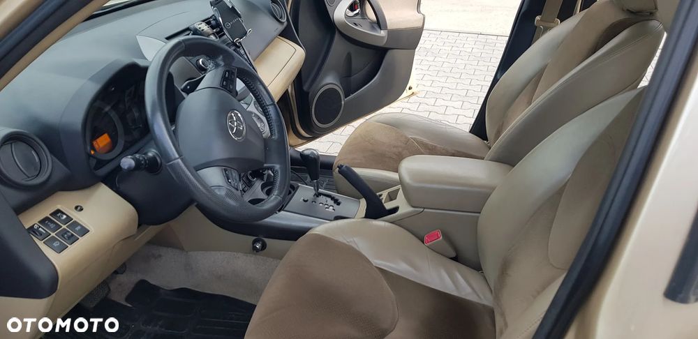Toyota RAV4 2.2 D-CAT Prestige - 15
