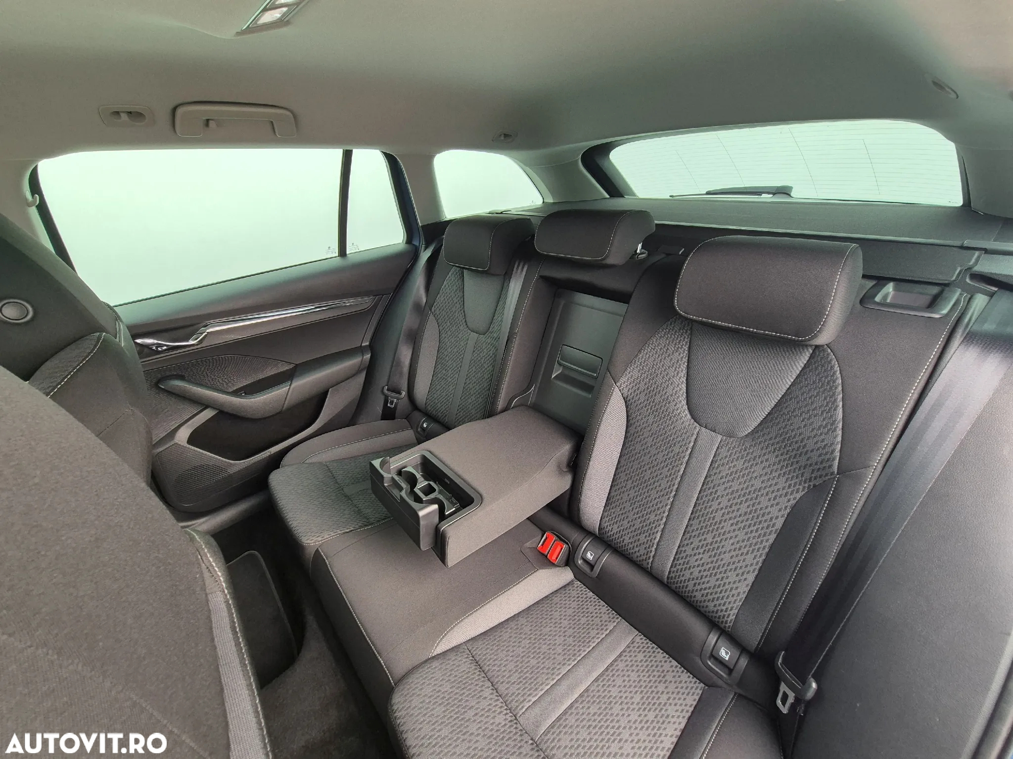 Skoda Octavia Combi 2.0 TDI DSG Style - 12