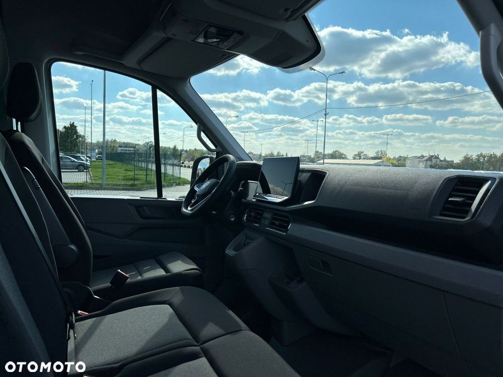 Volkswagen Crafter 35 2.0 TDI L3H3 177 KM AUTOMAT - 14