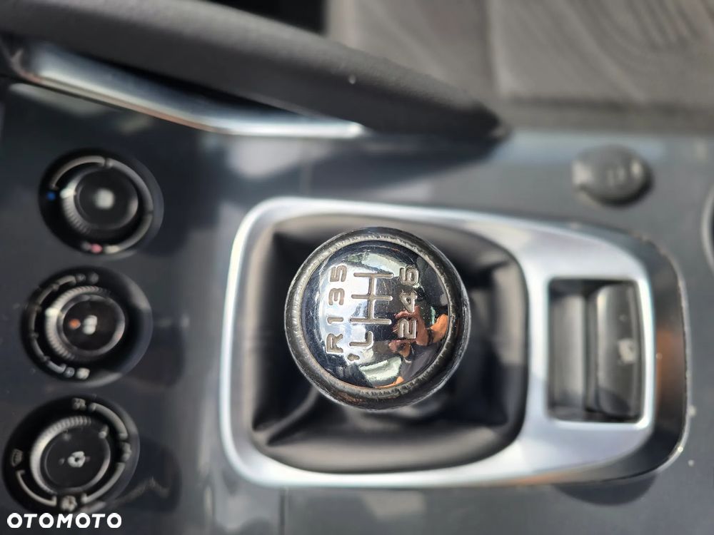 Peugeot 3008 1.6 HDi Trendy - 27