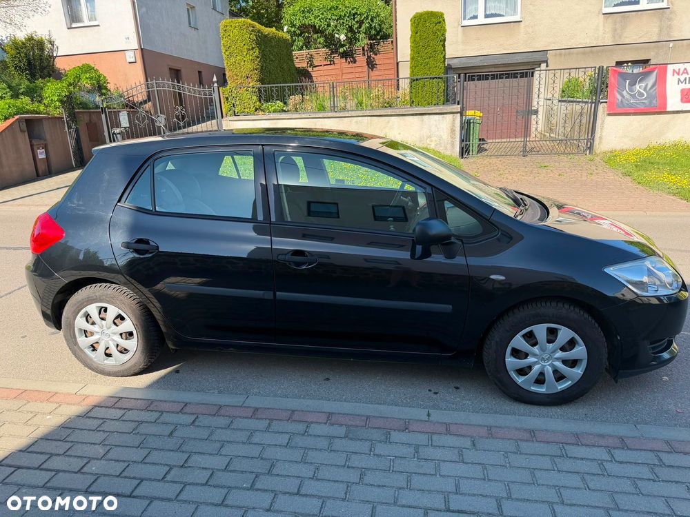 Toyota Auris - 1
