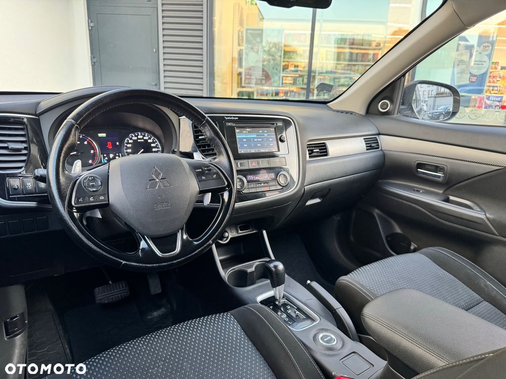 Mitsubishi Outlander 2.2 DI-D Intense + SDA 4WD - 21