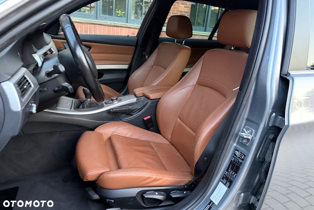 BMW Seria 3 - 35