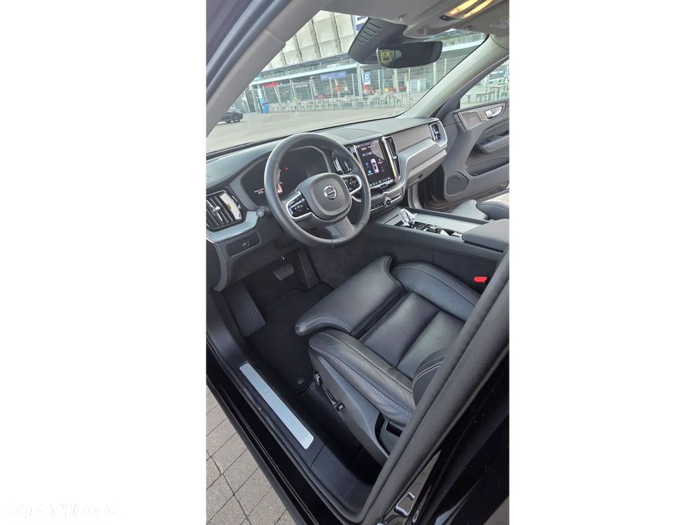 Volvo XC 60 B5 B AWD Ultra Dark - 11