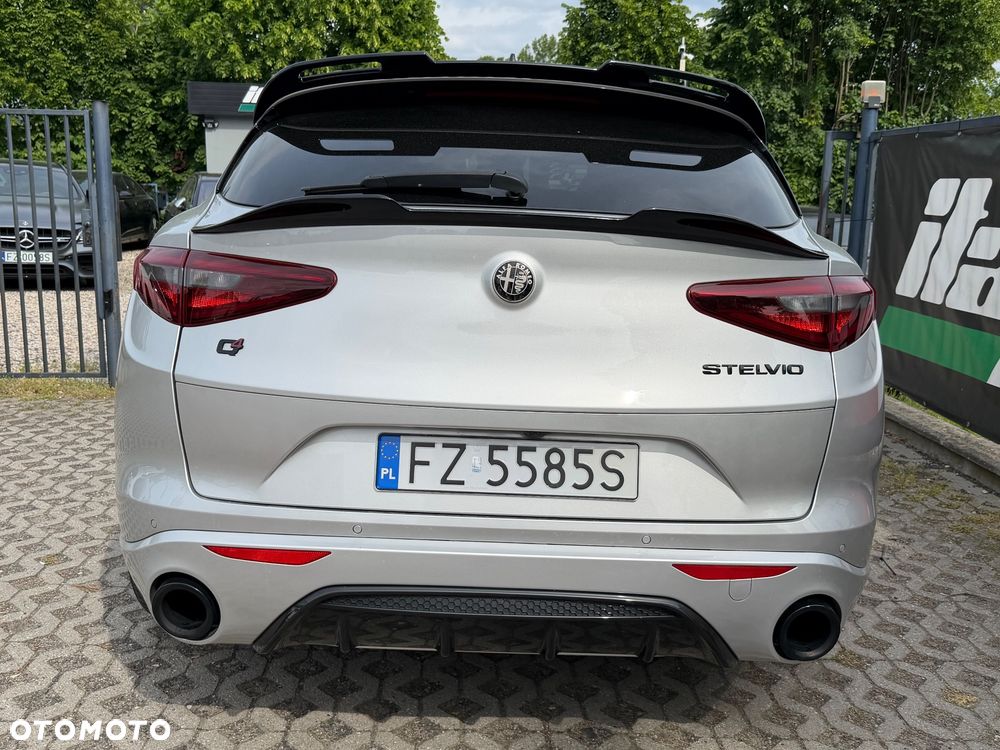 Alfa Romeo Stelvio 2.0 Turbo 16V AT8-Q4 Veloce - 7
