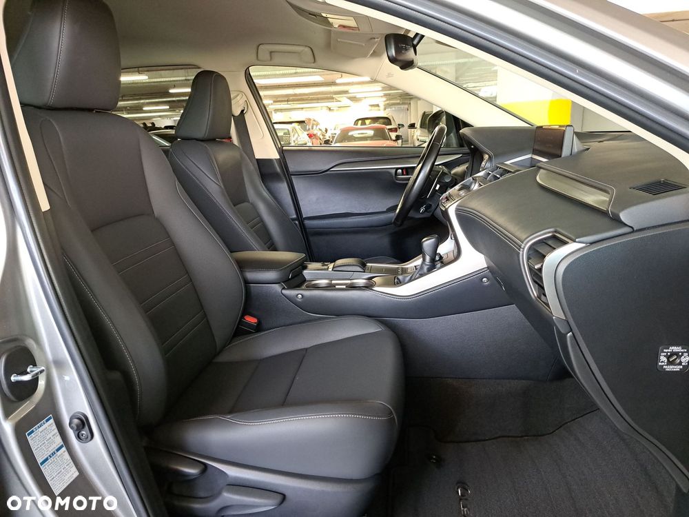Lexus NX 300h F Impression AWD - 16