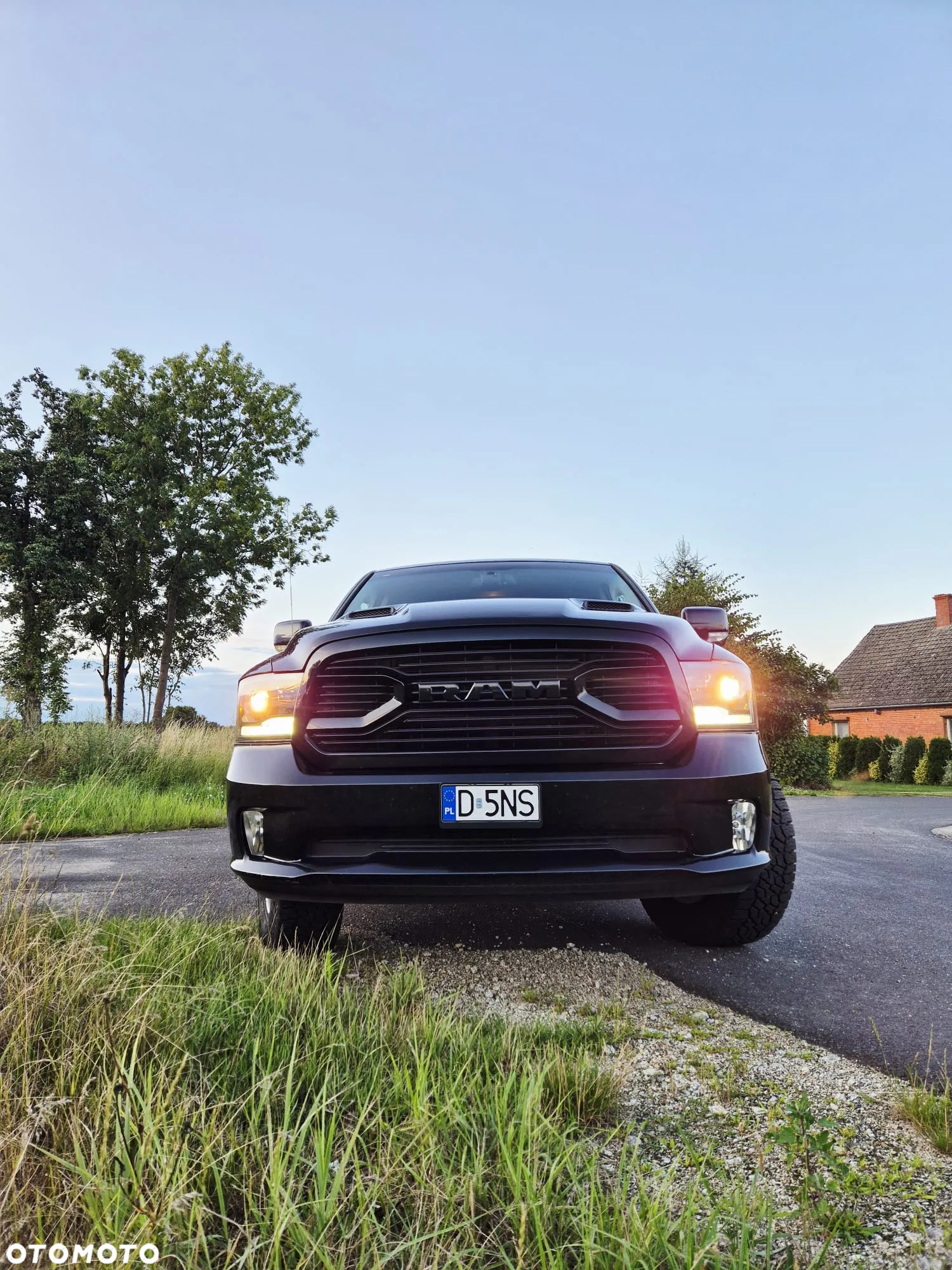 Dodge RAM 1500 5.7 4x4 - 6