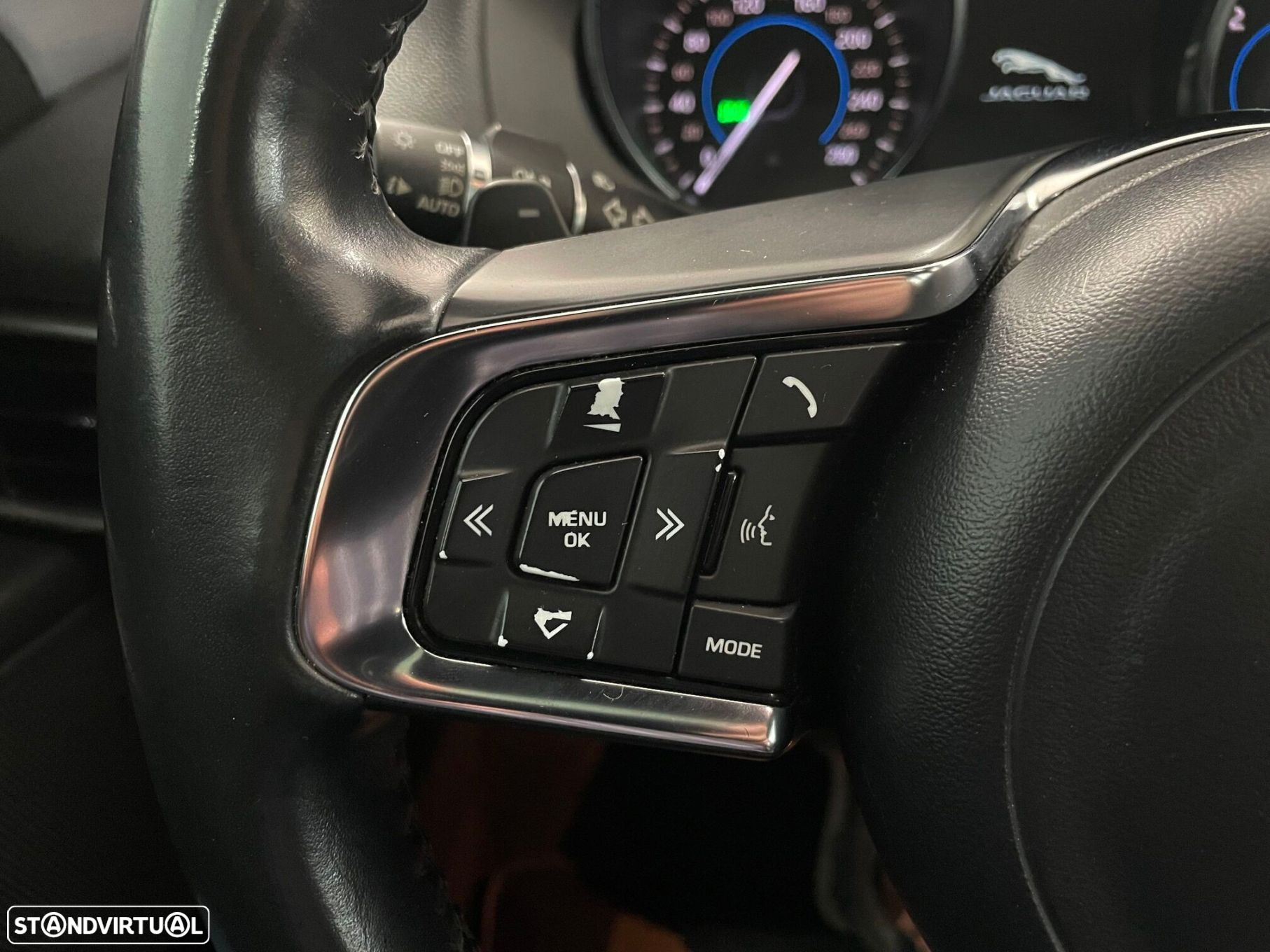Jaguar XE 2.0 D R-Sport Aut. - 36