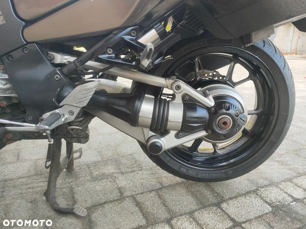 Kawasaki GTR - 7