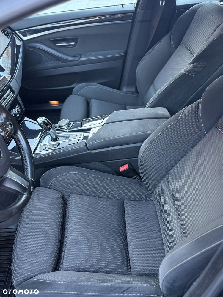 BMW Seria 5 520d xDrive - 14