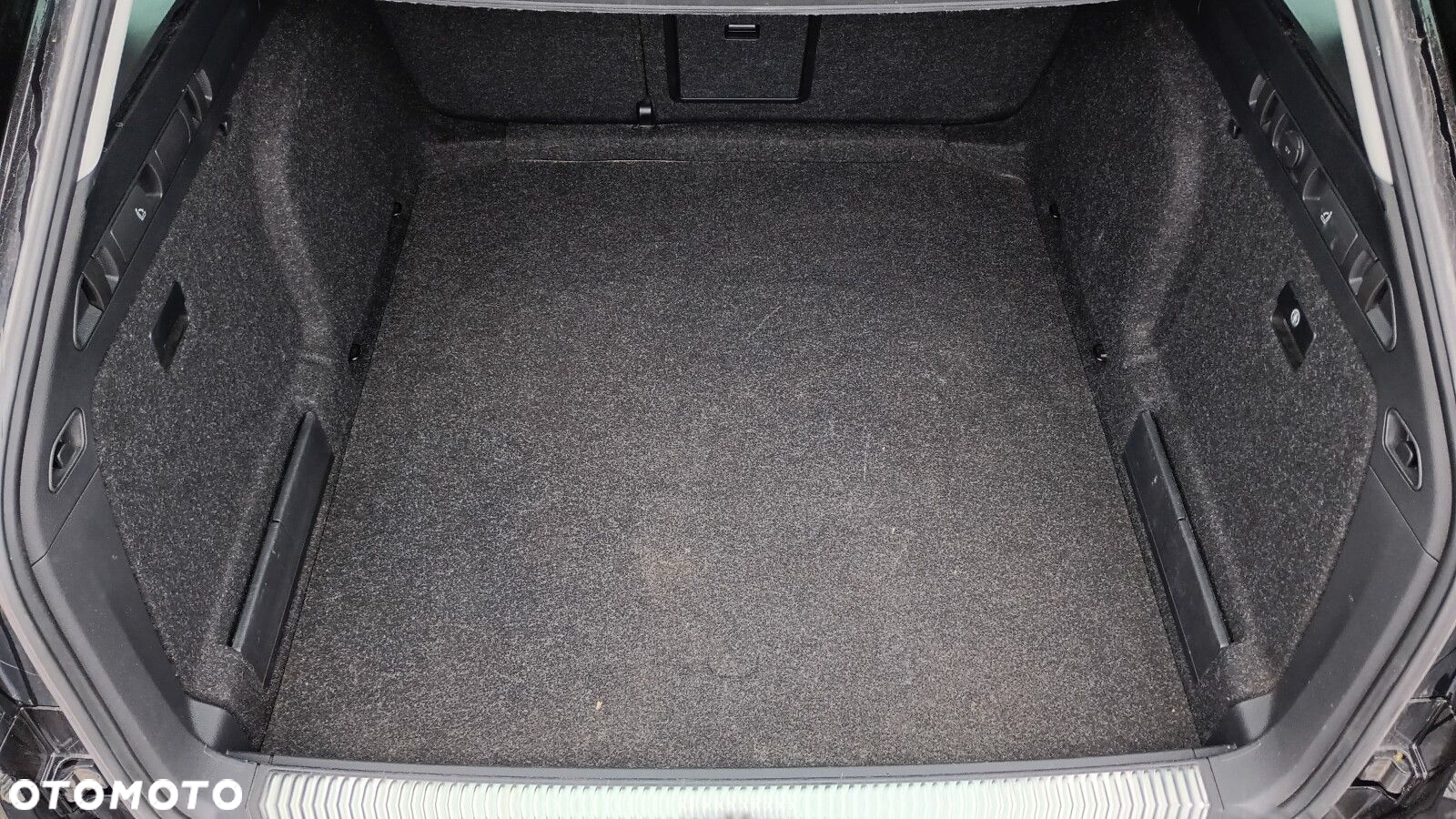 Skoda Superb 2.0 TDI SCR Ambition DSG - 32