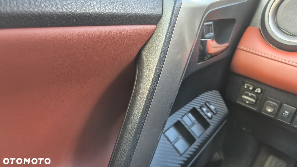 Toyota RAV4 2.0 D-4D Premium - 13