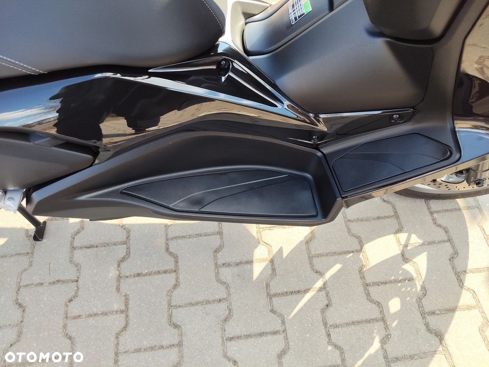 Yamaha X-max - 17