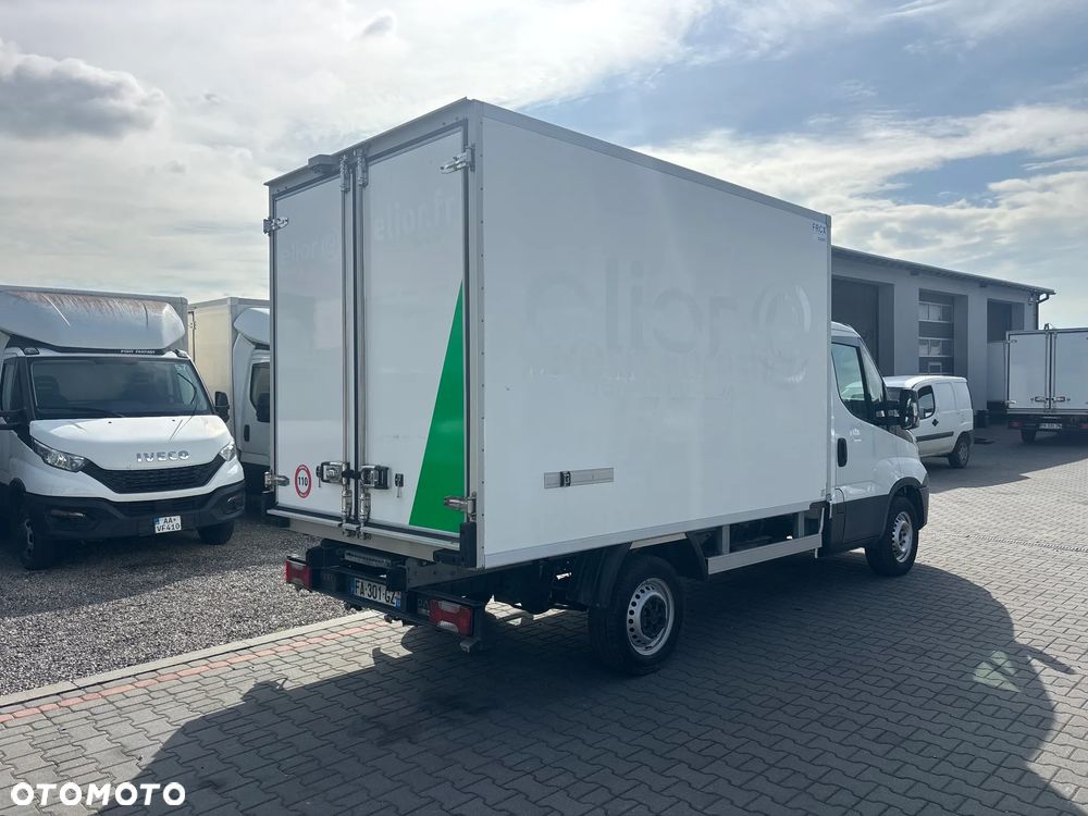 Iveco DAILY  CHLODNIA IZOTERMA SKRZYNIA LADUNKOWA WYWROT  KILKANASCIE SZTUO SZTUK 35S13,,35S14,,35S15 - 5