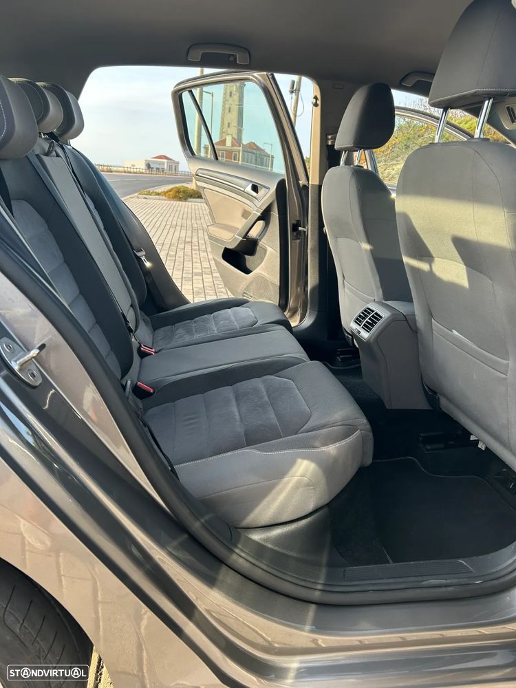 VW Golf 2.0 TDi Highline - 14