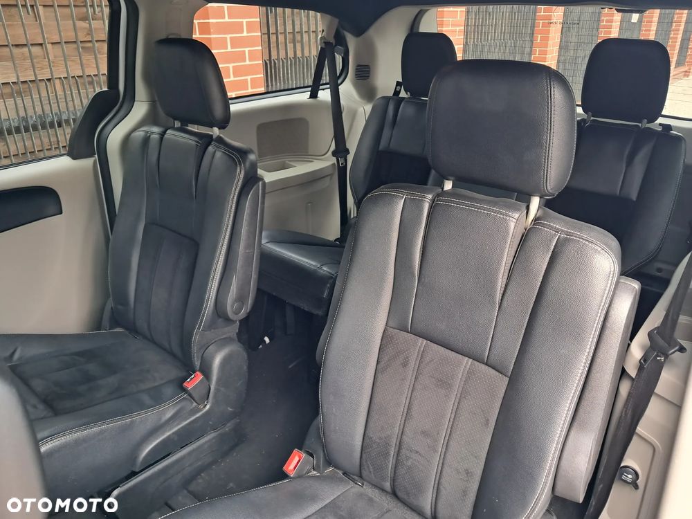 Dodge Grand Caravan - 13