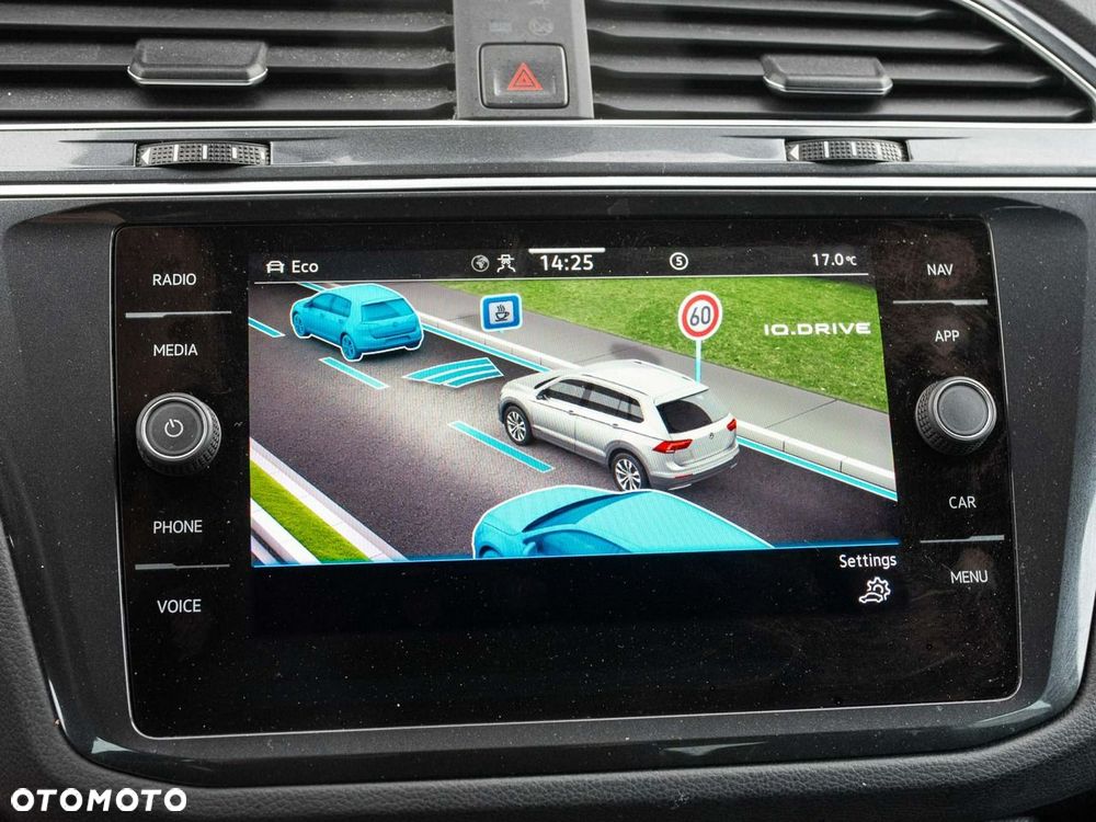 Volkswagen Tiguan 2.0 TSI 4Mot Elegance DSG - 23