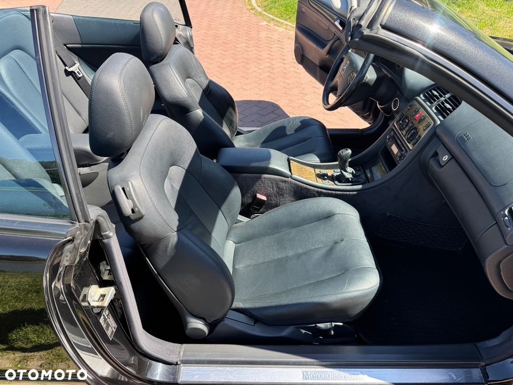 Mercedes-Benz CLK - 19