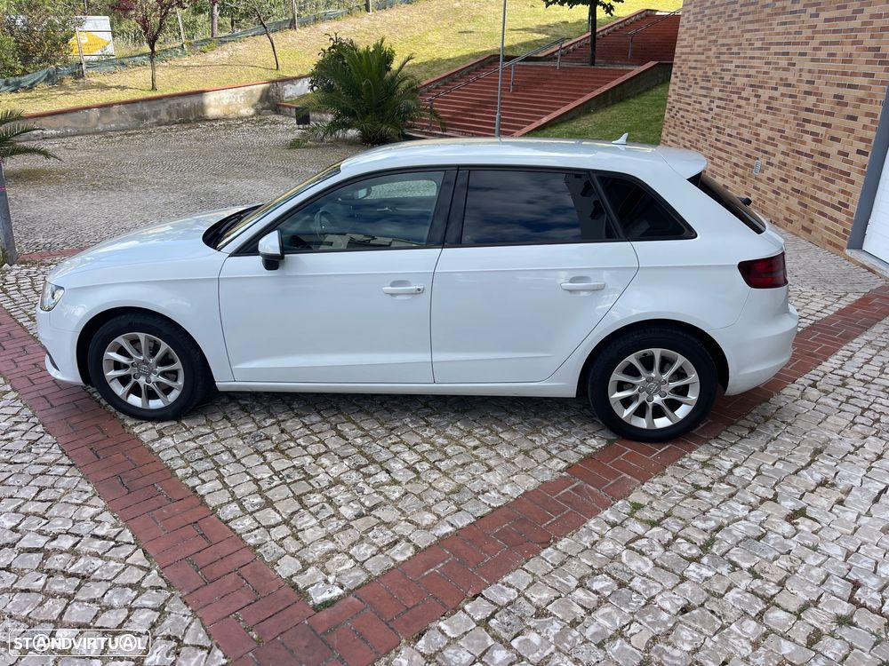 Audi A3 Sportback 1.6 TDI (clean diesel) S tronic Attraction - 4