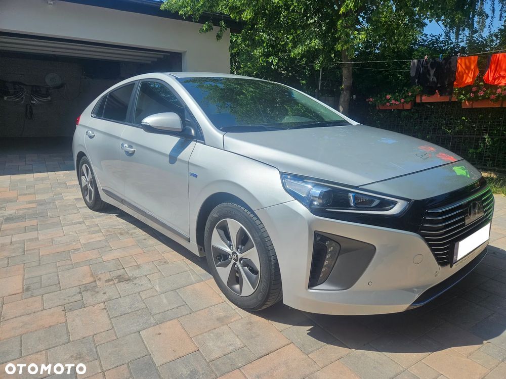 Hyundai IONIQ Hybrid Platinum - 23