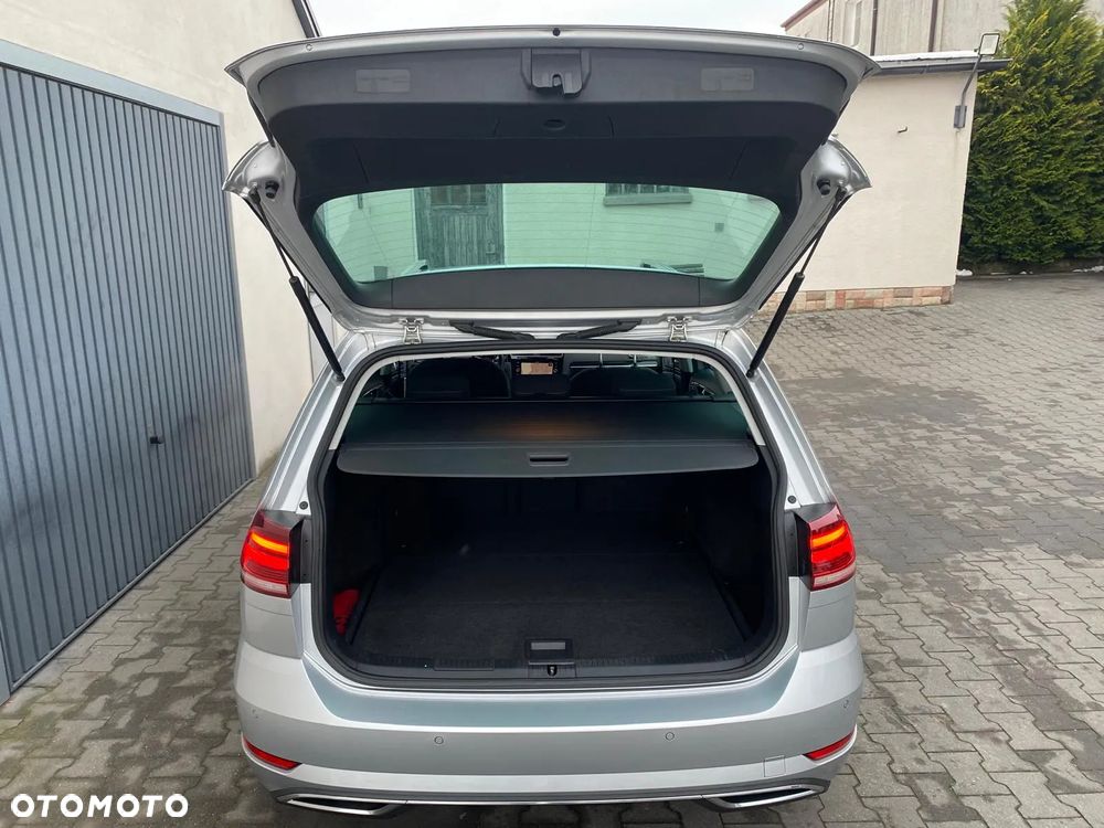 Volkswagen Golf 2.0 BlueTDI DSG Highline - 17