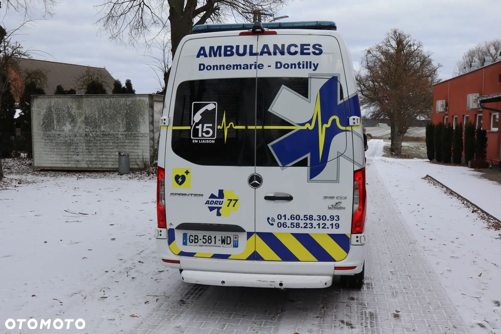 Mercedes-Benz Sprinter 319 - 8