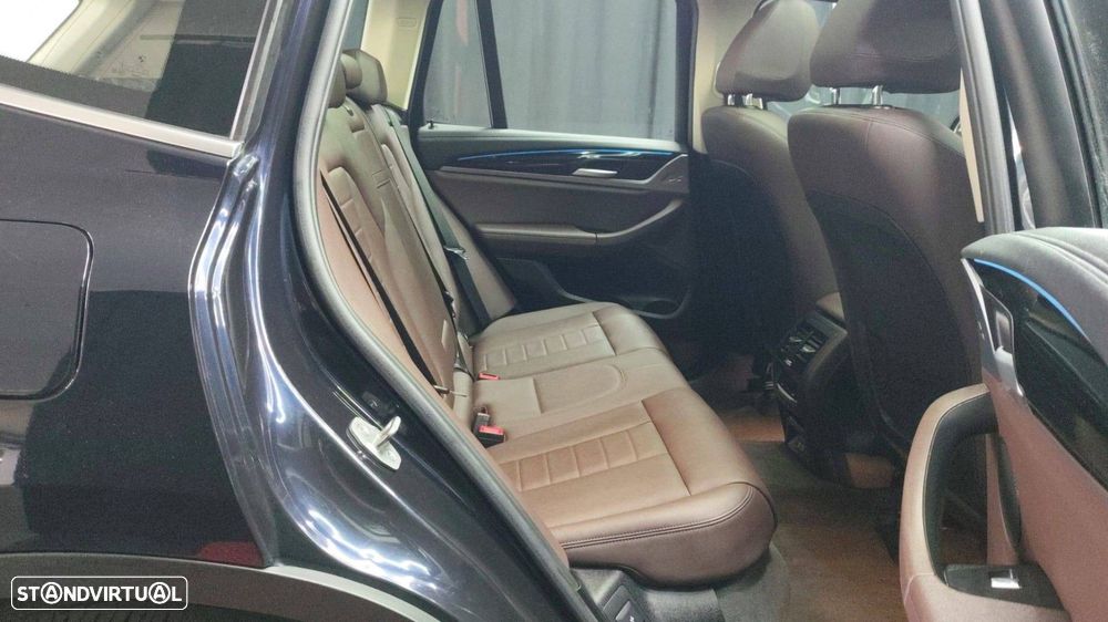BMW iX3 Inspiring - 12