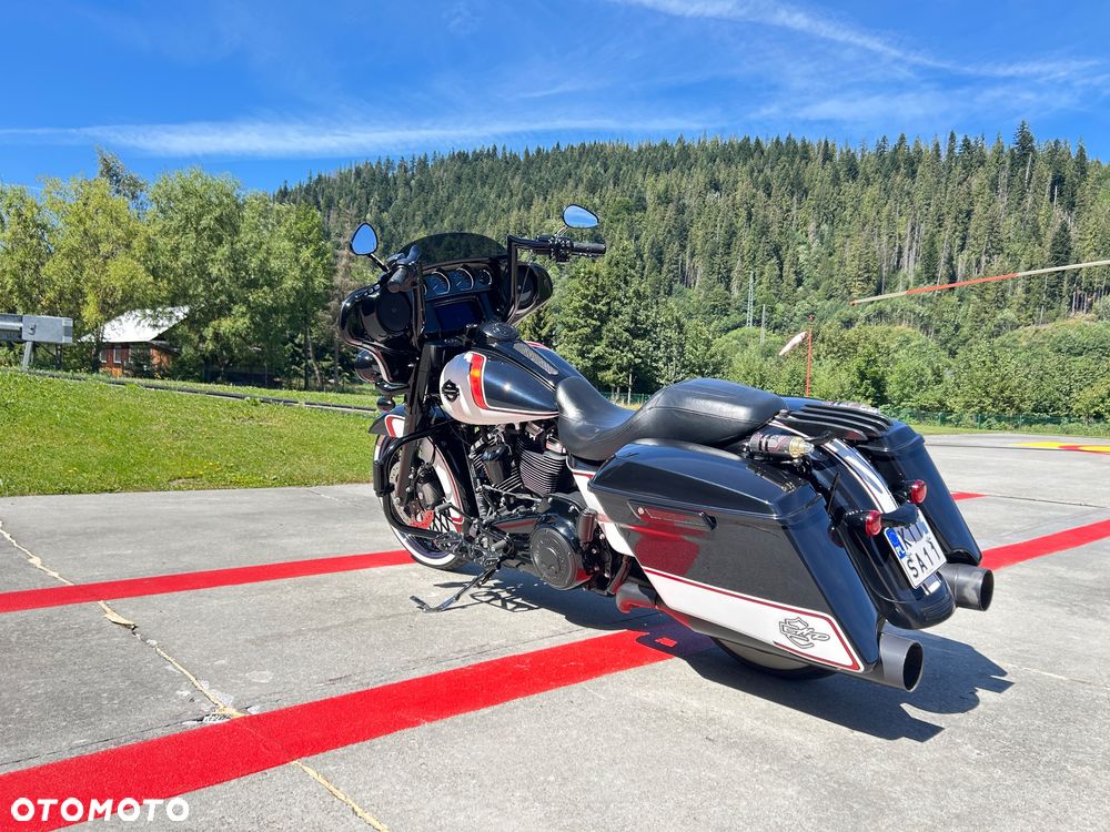 Harley-Davidson Touring Street Glide - 29