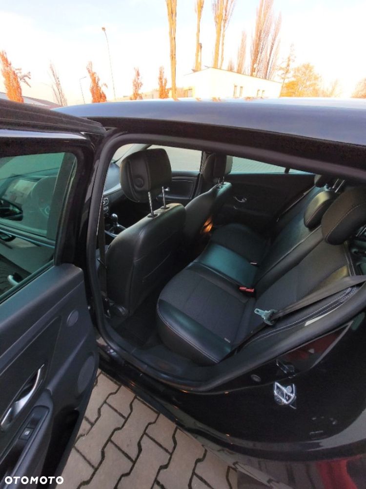 Renault Megane TCe 180 GT - 14