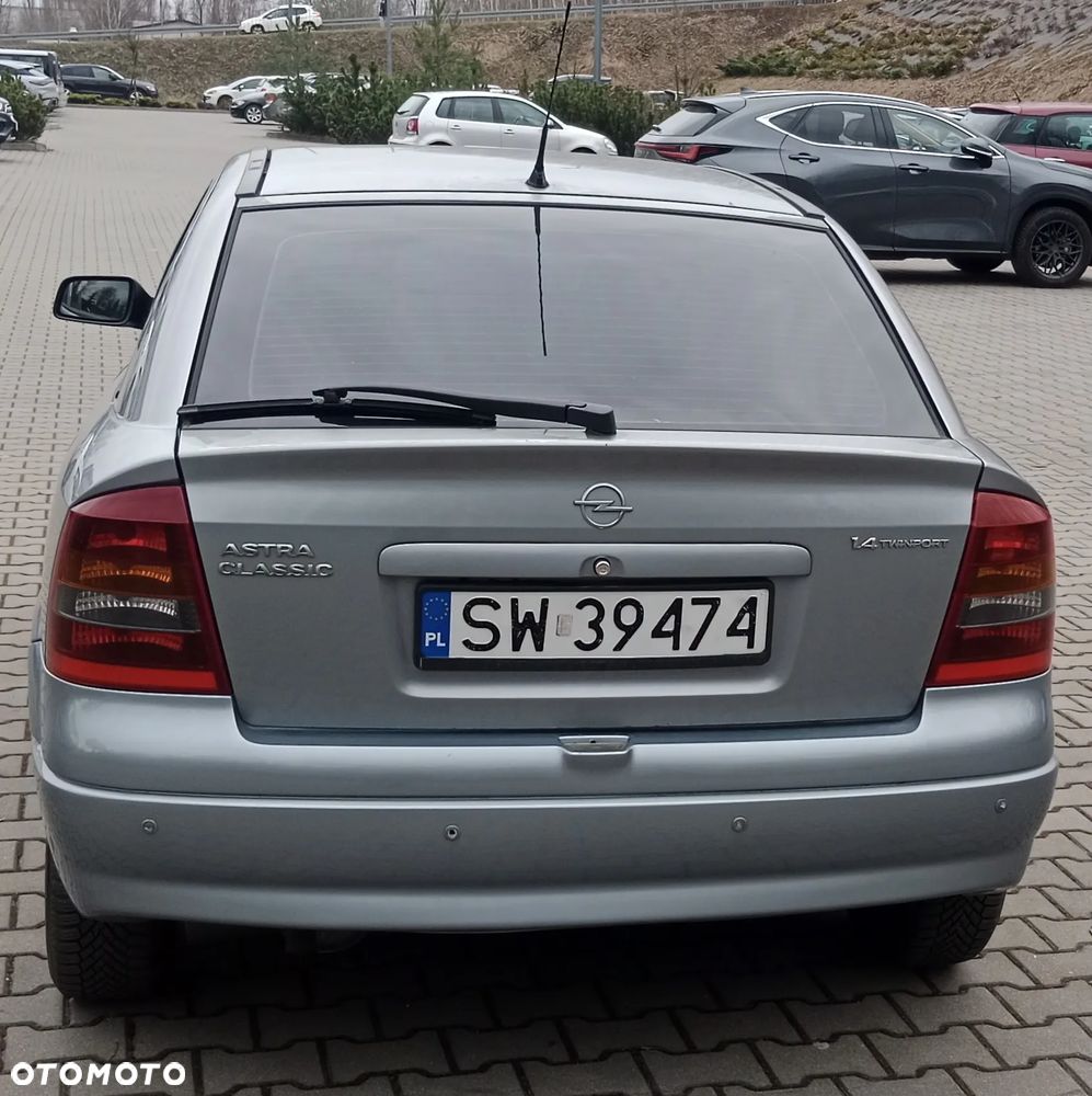 Opel Astra 1.4 - 5