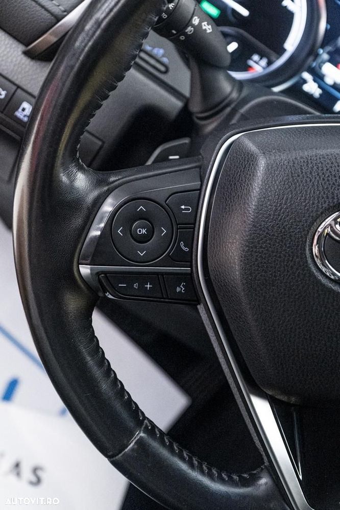 Toyota Camry 2.5 Exclusive - 29