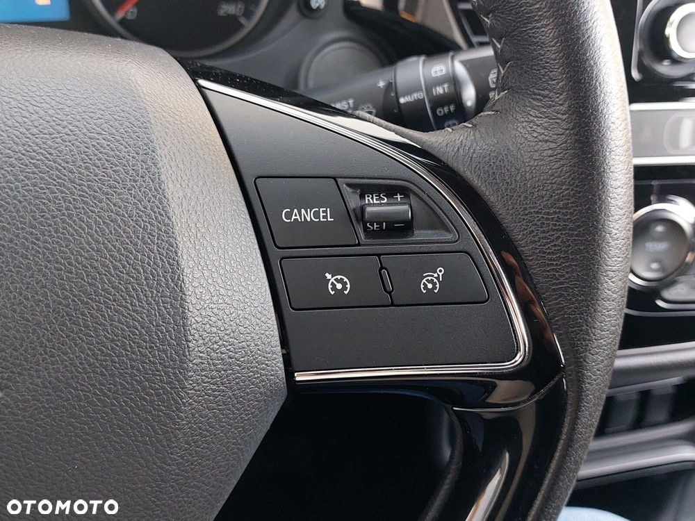 Mitsubishi Outlander 2.0 Invite + 2WD - 23