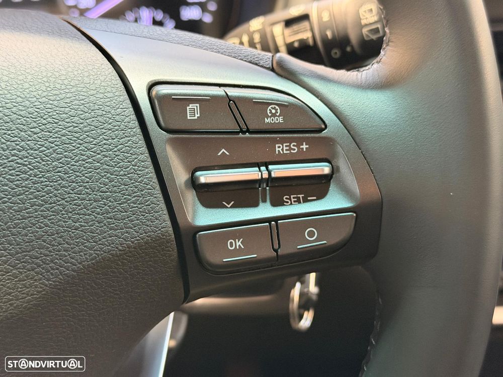 Hyundai i30 1.6 CRDI Comfort+Navi - 19